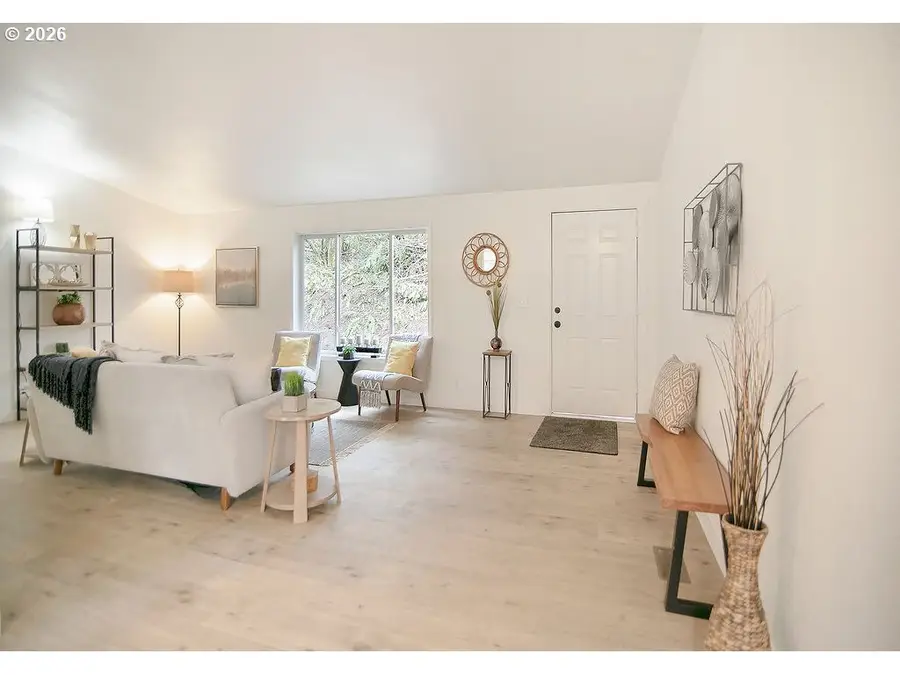 27 Line Dr, Kelso, WA 98626 - #2