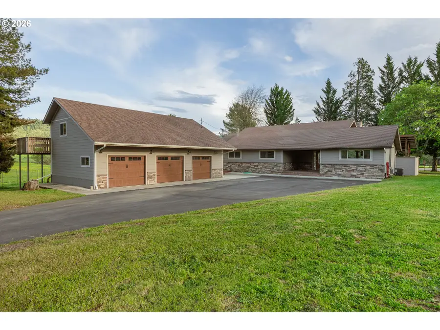 8160 Lookingglass Rd, Roseburg, OR 97471 - #2