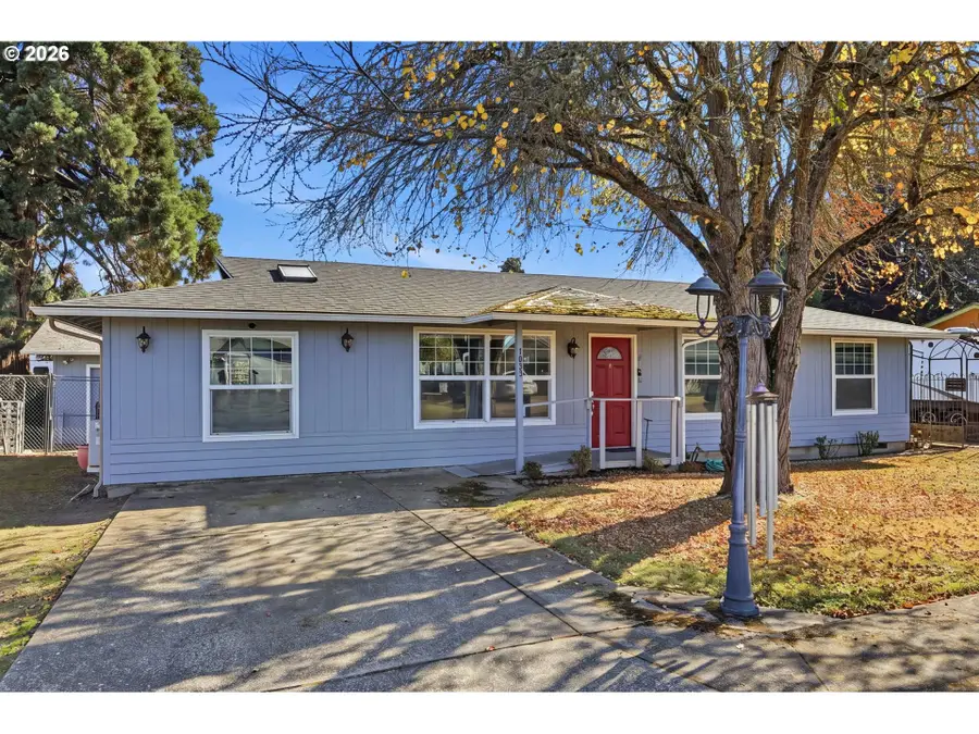 1033 S 34th Pl, Springfield, OR 97478 - #2