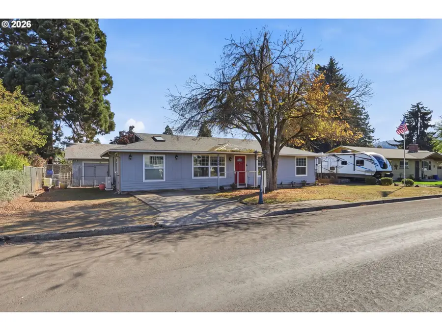1033 S 34th Pl, Springfield, OR 97478 - #3