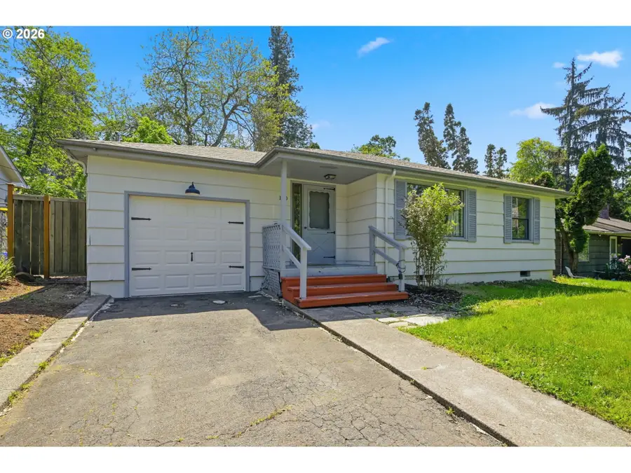 130 W 35th Pl, Eugene, OR 97405 - #3