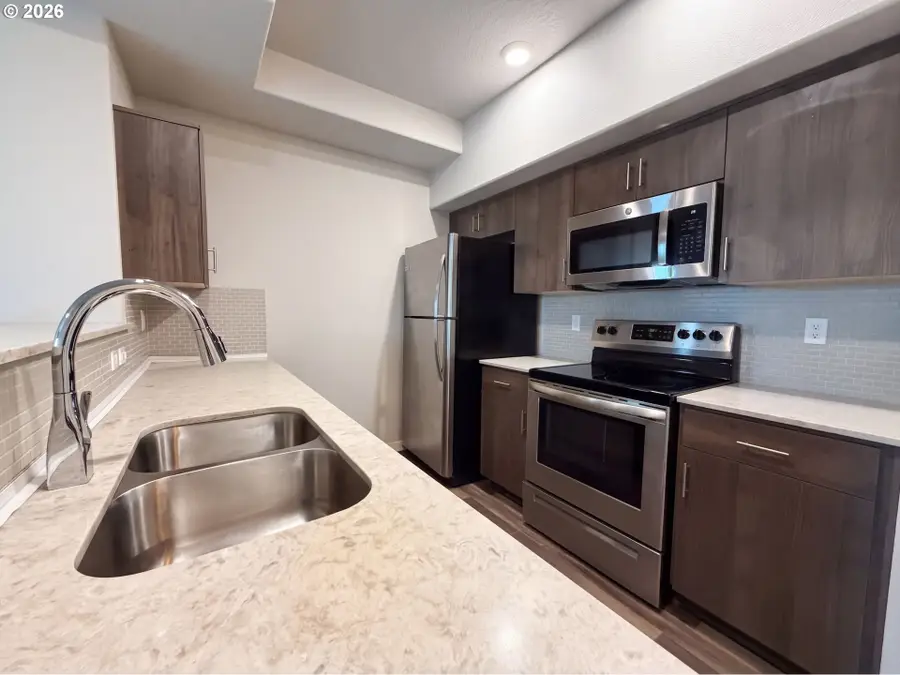 16417 NW Chadwick Way #203, Portland, OR 97229 - #2