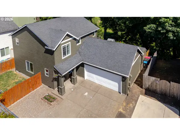 647 NE Autumn Ridge Dr, McMinnville, OR 97128
