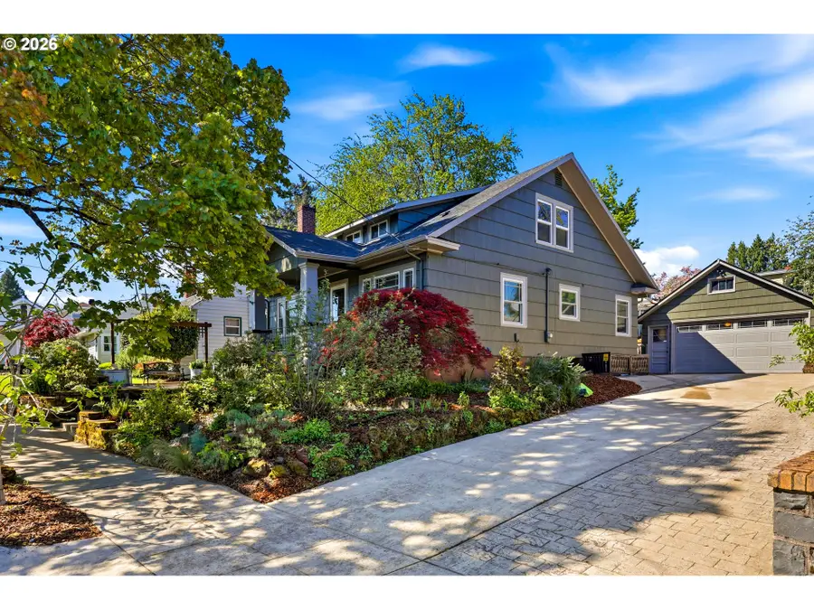 3737 SE 11th Ave, Portland, OR 97202 - #3
