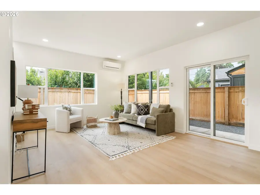 6407 NE 32nd Pl, Portland, OR 97211 - #3