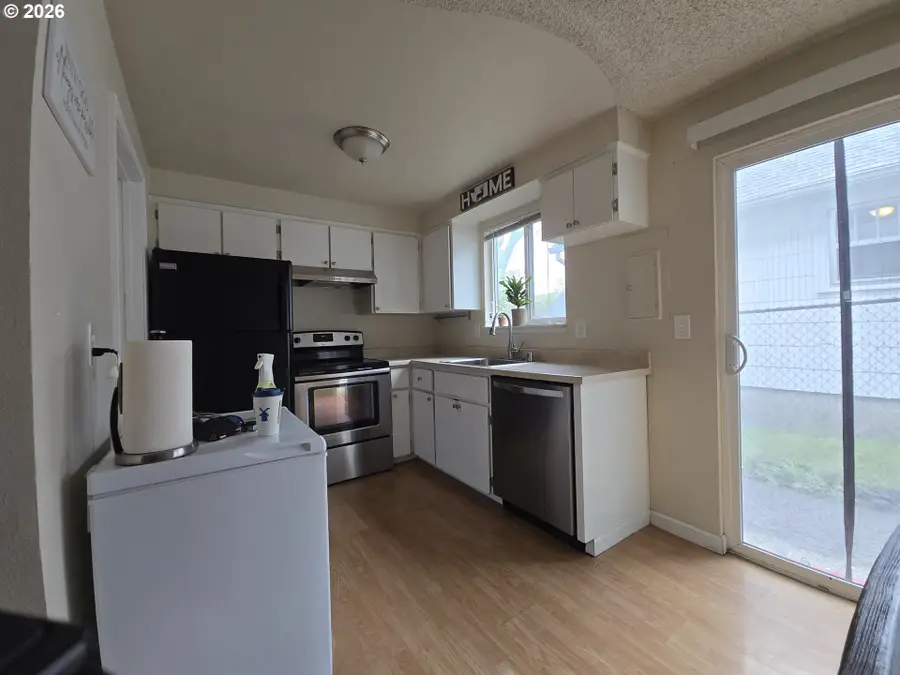 922 NW Greeley St, Camas, WA 98607 - #3