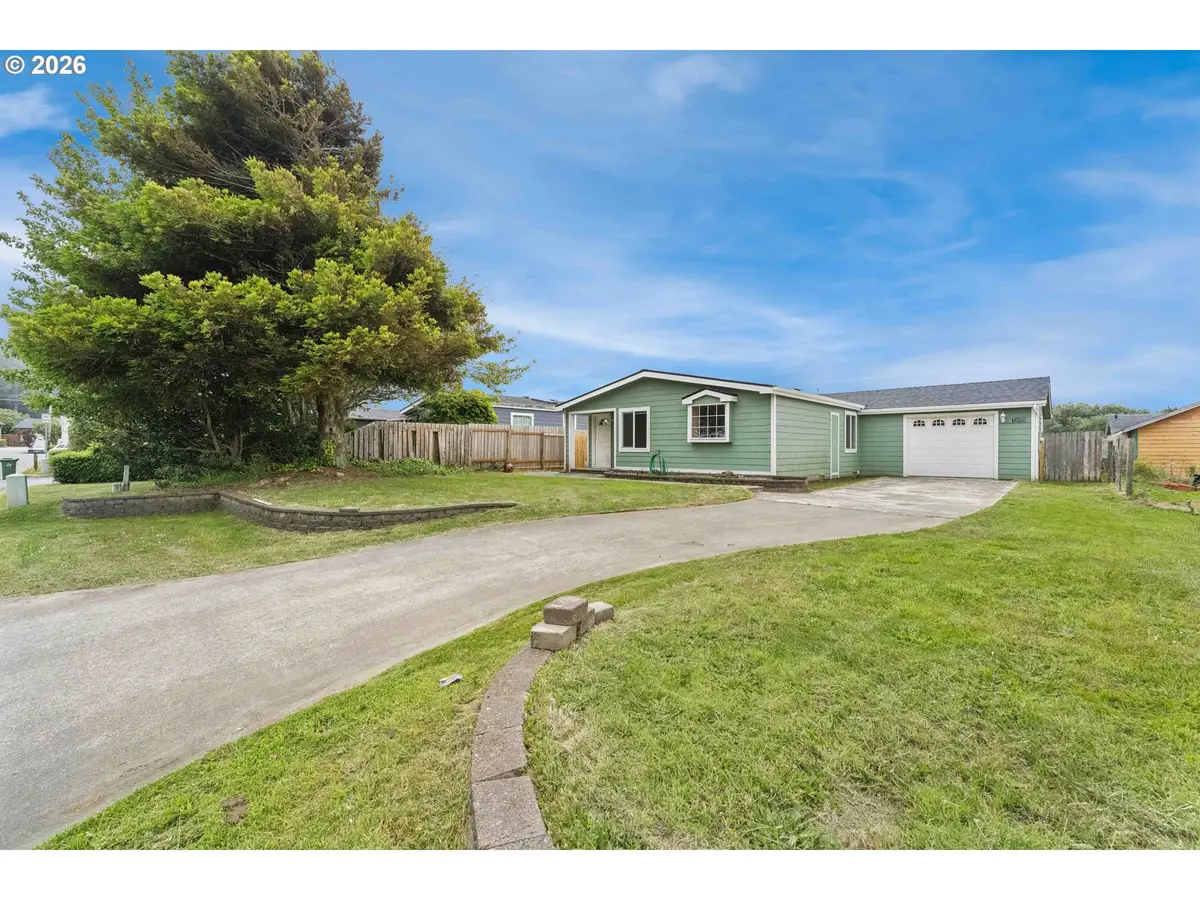 1188 Indiana Ave, Bandon, OR 97411 - #1