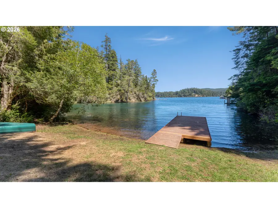 4976 Lake Dr, Florence, OR 97439 - #3