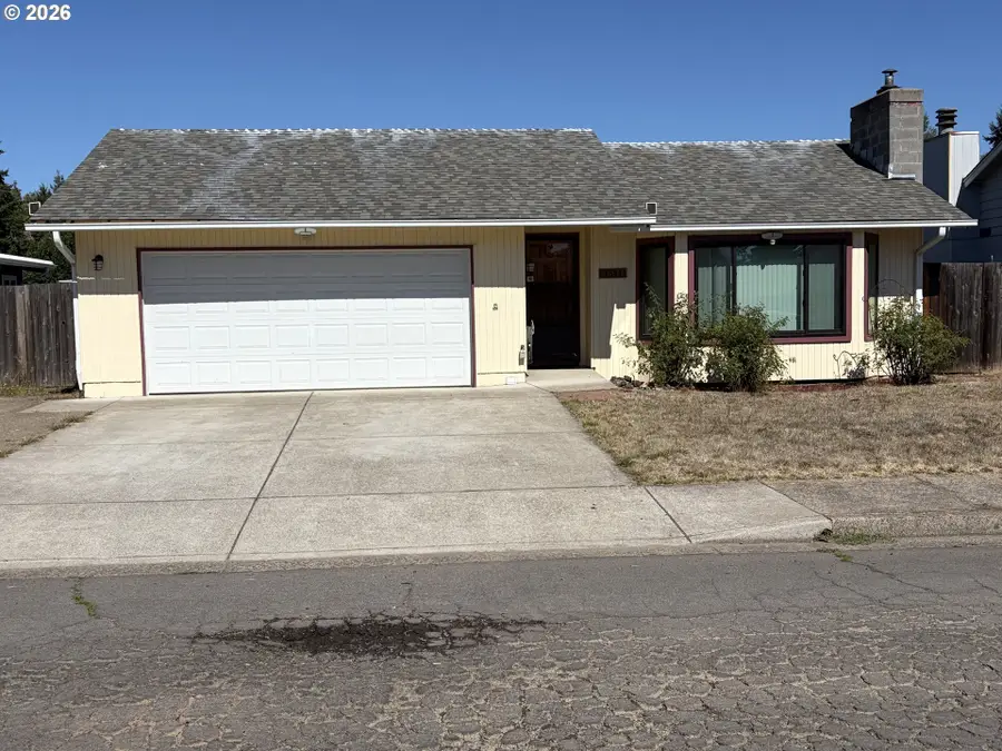 1544 E Chamberlain Ave, Cottage Grove, OR 97424 - #2
