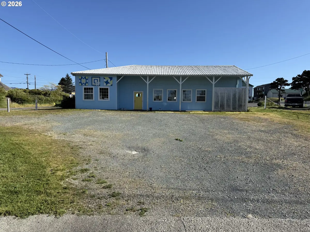335 7th St, Port Orford, OR 97465 - #1