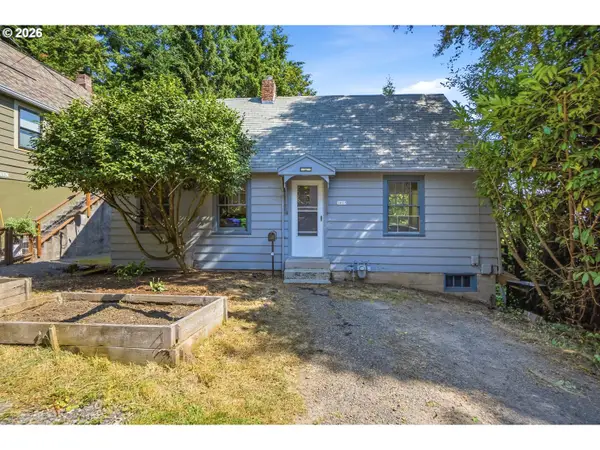 1017 SW Grover St, Portland, OR 97239