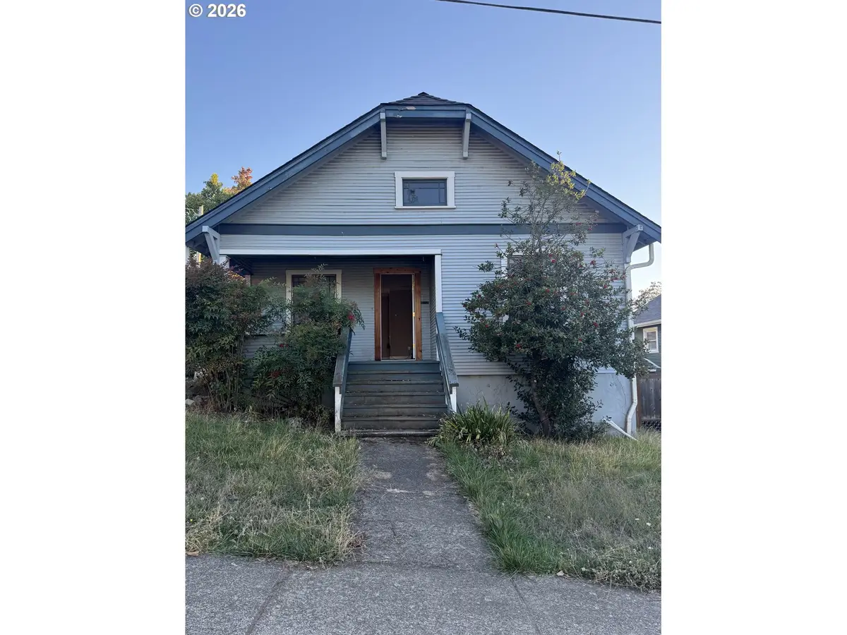 753 SE Haynes Ave, Roseburg, OR 97470 - #1