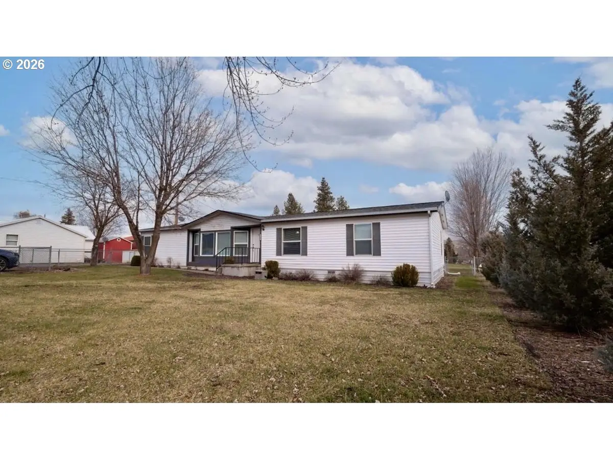 155 S 20th Ave, Elgin, OR 97827 - #1