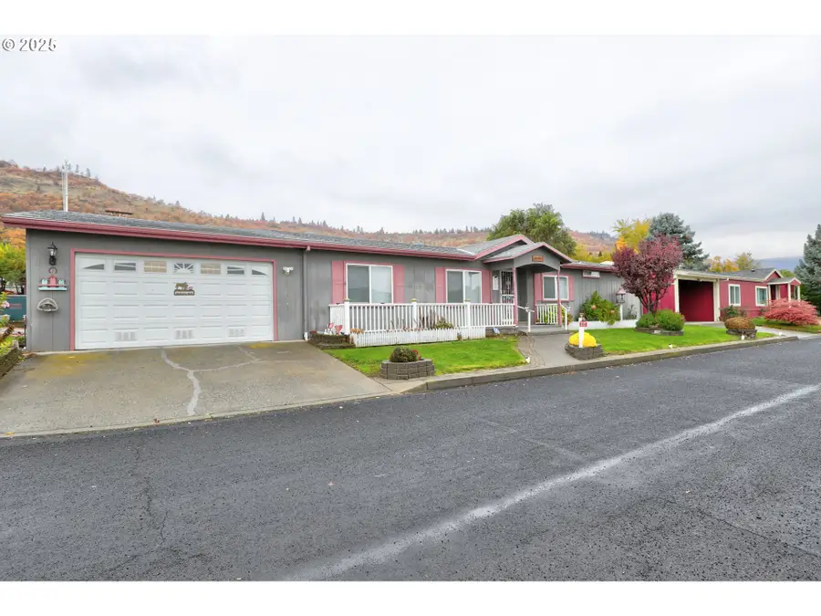 950 Pomona St #184, The Dalles, OR 97058 - Image #2