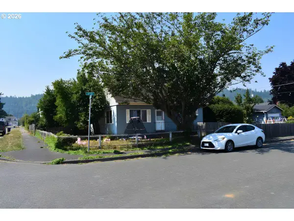 126 3rd St, MyrtlePoint, OR 97458