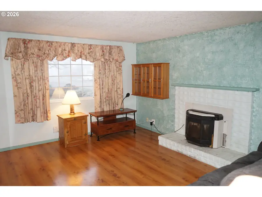 802 54th Pl, Springfield, OR 97478 - #2