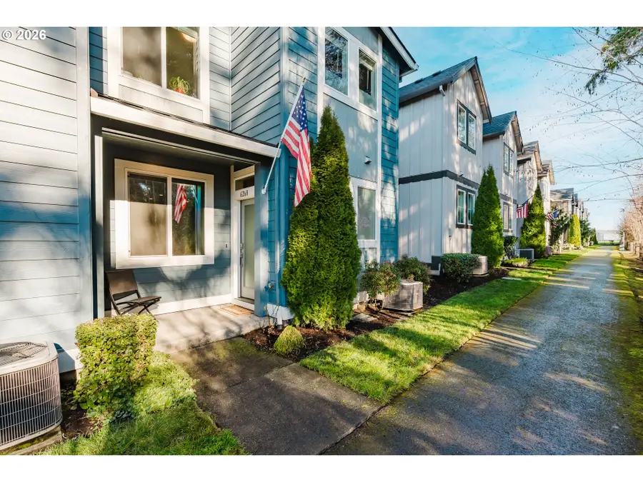 6268 SE Harkness Ln, Hillsboro, OR 97123 - Image #2