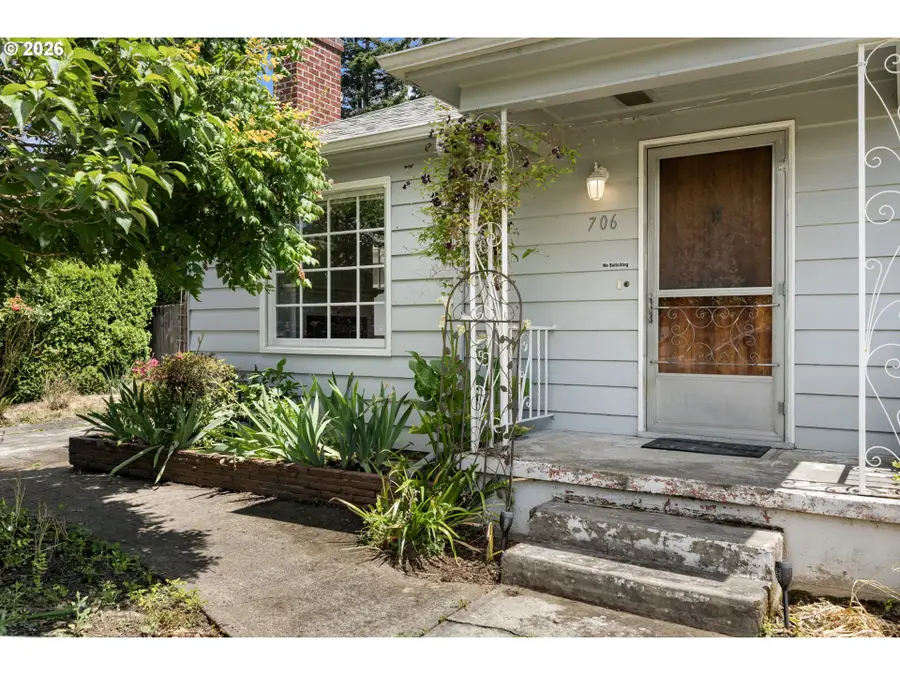 706 SE 135th Ave, Portland, OR 97233 - #2
