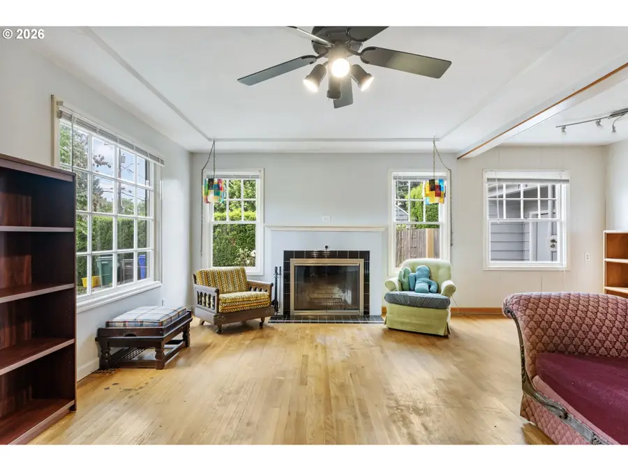 706 SE 135th Ave, Portland, OR 97233 - #3