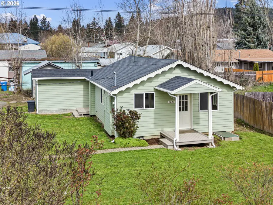 1321 Sunset Ln, Sutherlin, OR 97479 - #2