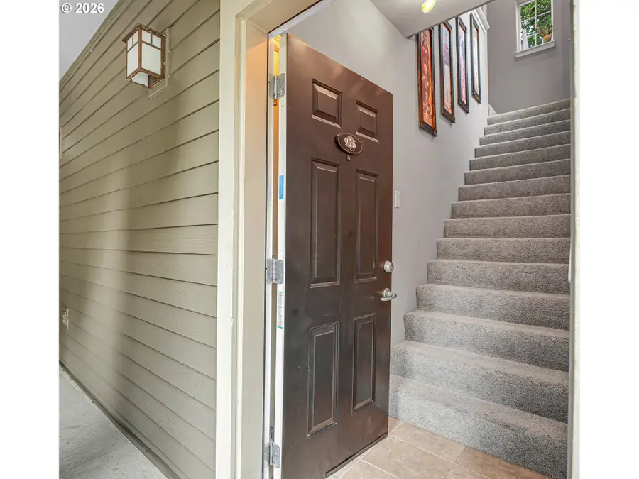 925 Springtree Ln, West Linn, OR 97068 - #2