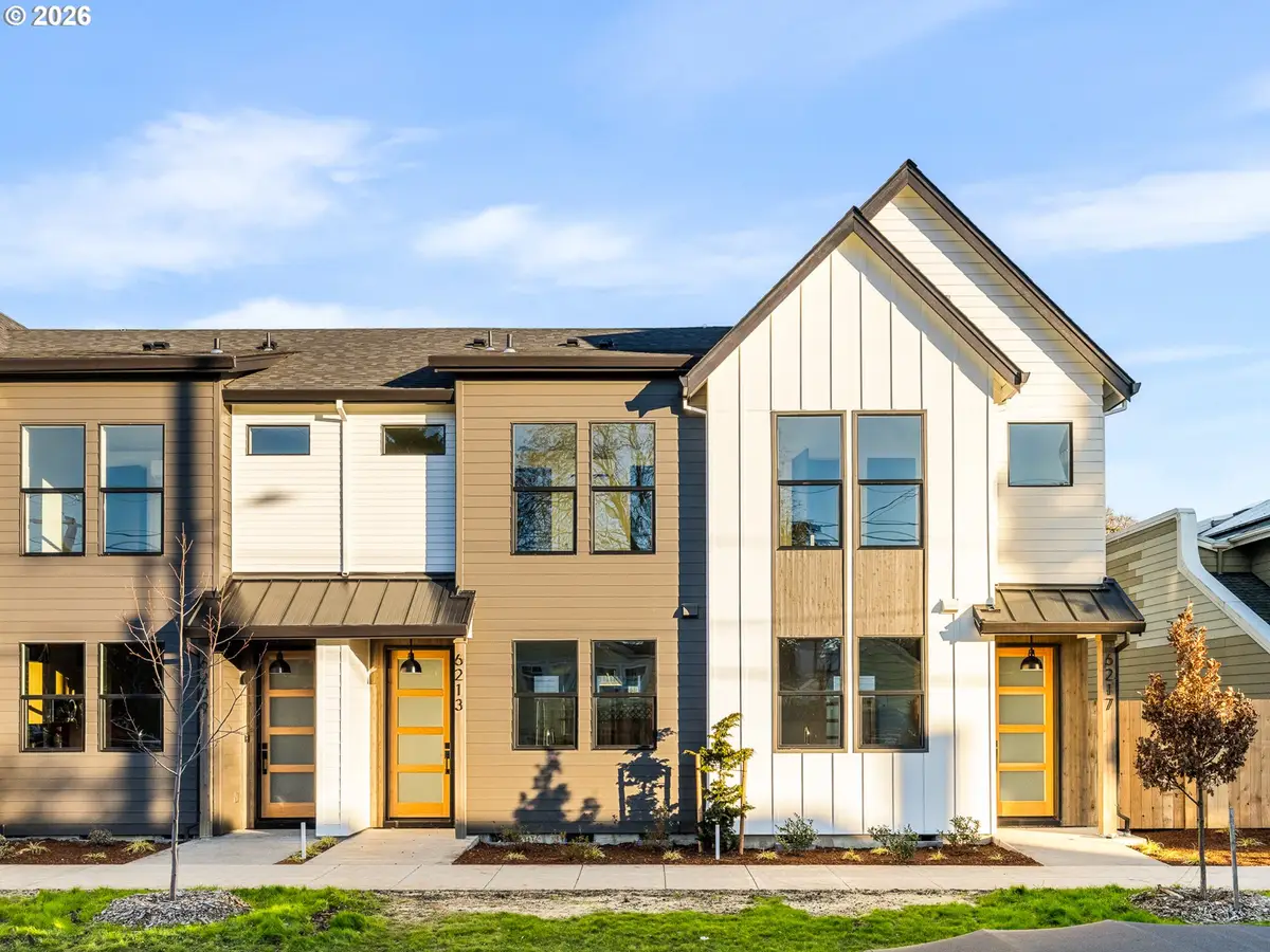 6217 NE Stanton St, Portland, OR 97213 - #1