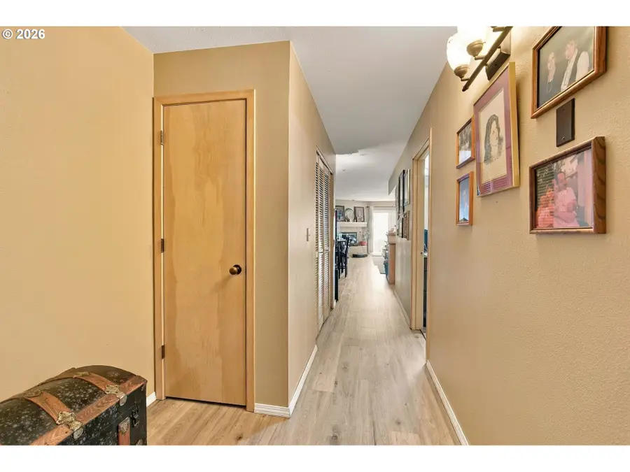 257 N Hayden Bay Dr, Portland, OR 97217 - #3