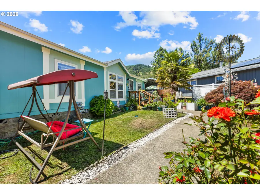 736 Penny Ln, Riddle, OR 97469 - #3