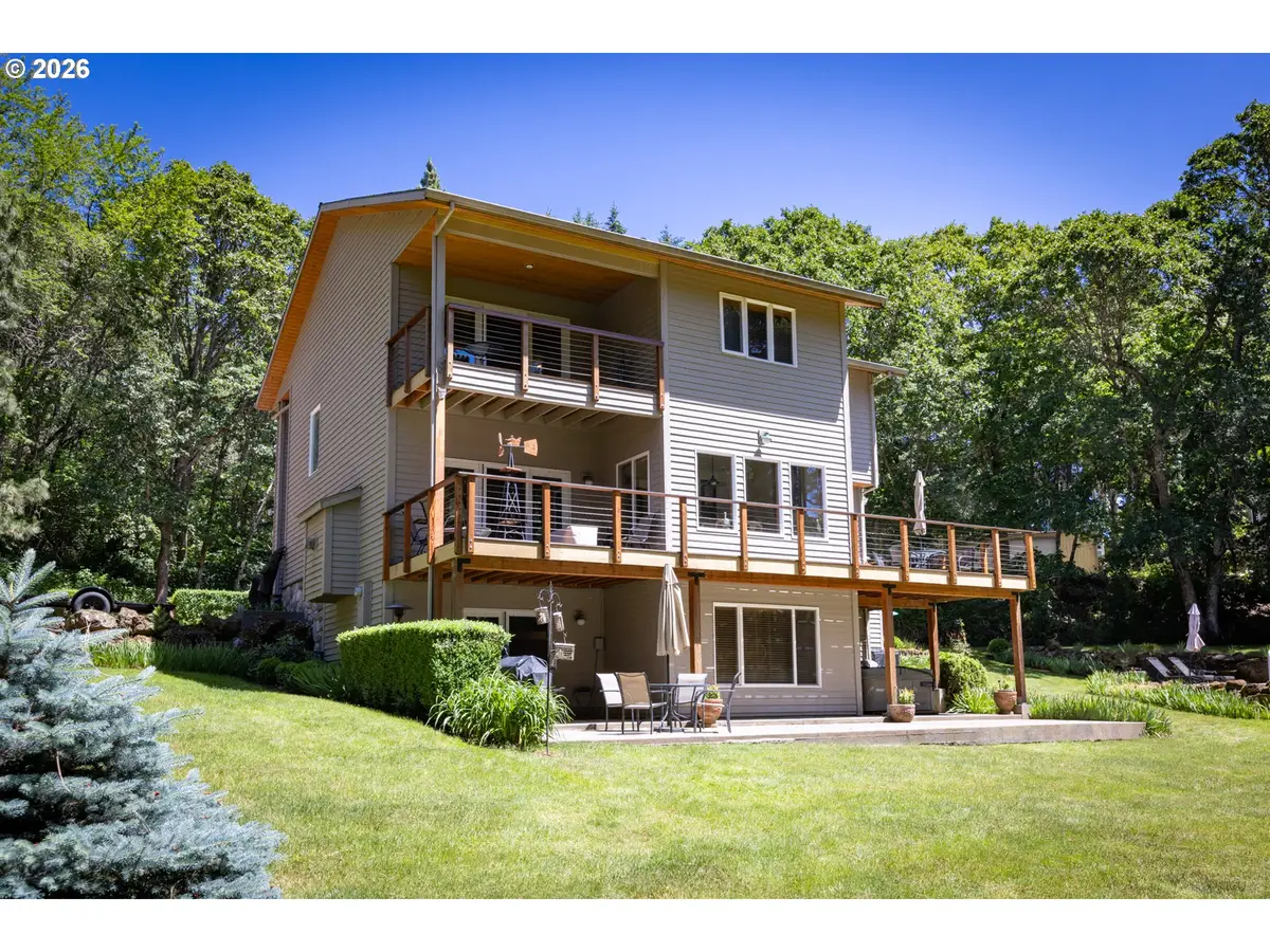 725 W Jewett Blvd, White Salmon, WA 98672 - #1
