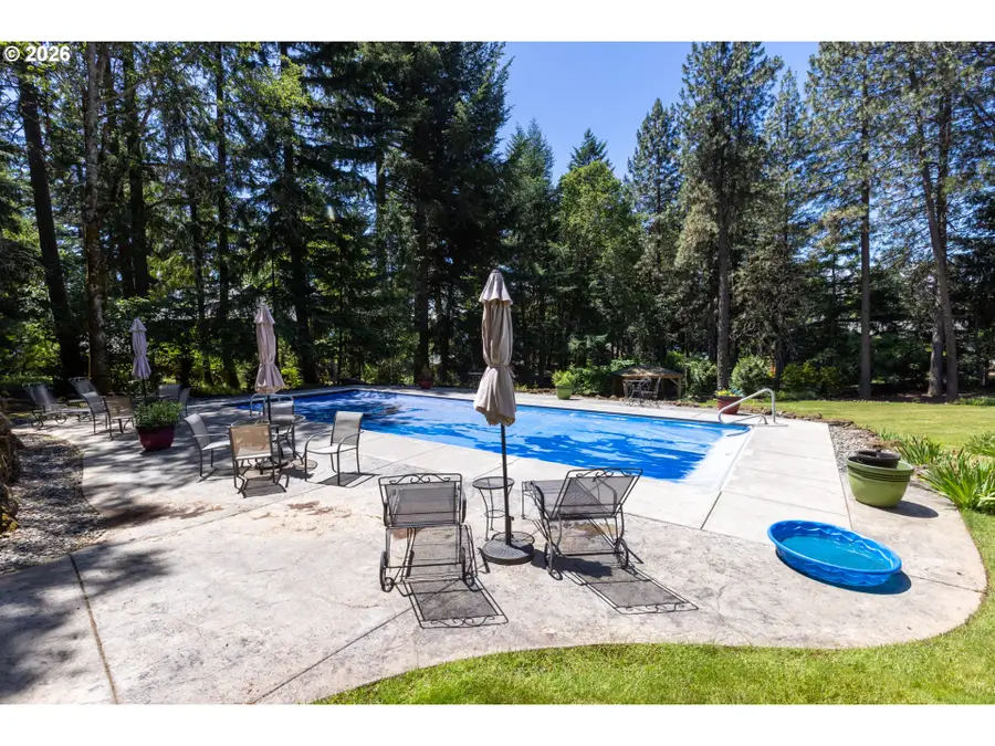 725 W Jewett Blvd, White Salmon, WA 98672 - #2