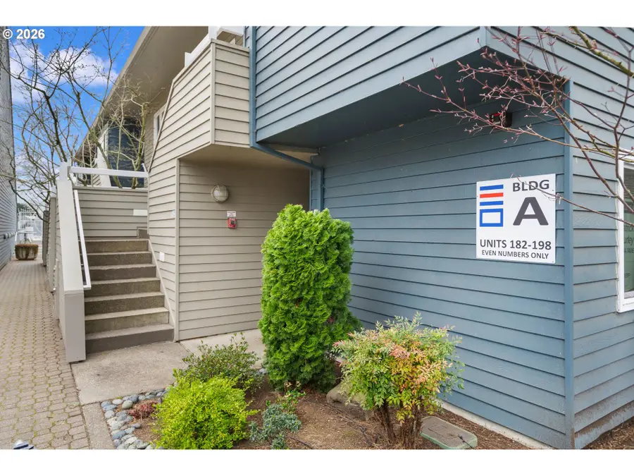 194 N Hayden Bay Dr, Portland, OR 97217 - #2