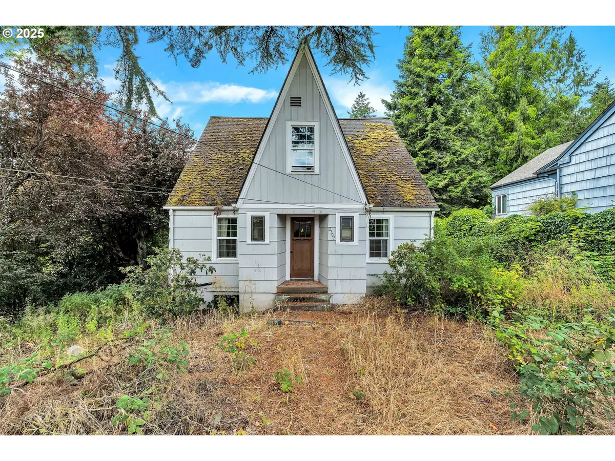 2307 W Castleman St, Longview, WA 98632 - Image #1