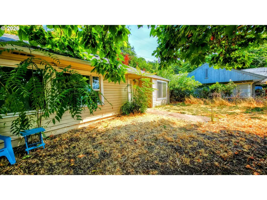 1739 NE Malheur Ave Ne, Roseburg, OR 97470 - #3