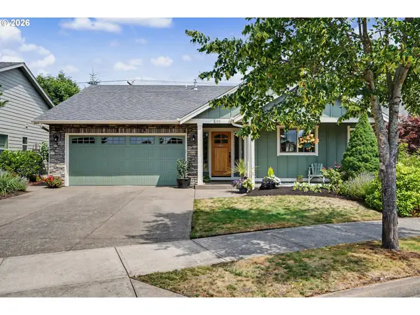 801 Pintail St, Silverton, OR 97381