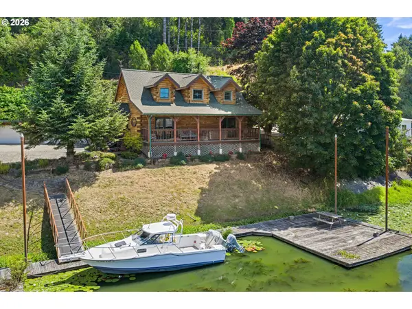 130 Hilltop Dr, Lakeside, OR 97449