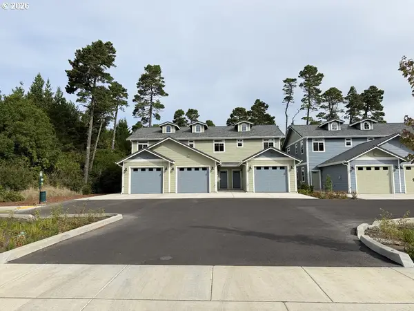 1435 37th St, Florence, OR 97439