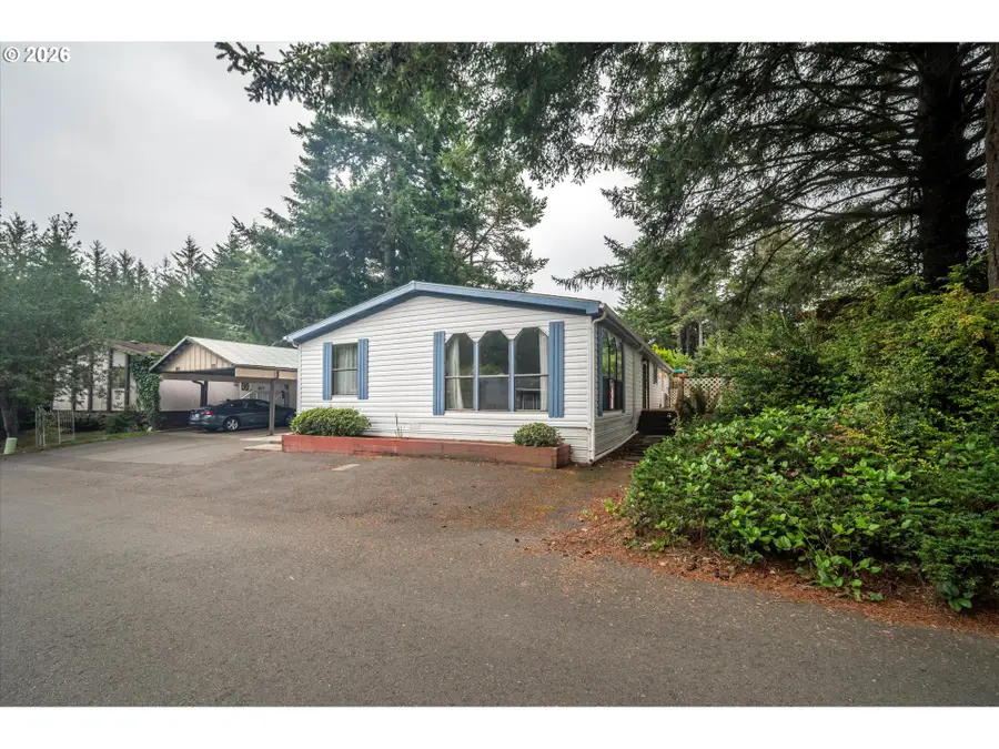 1445 Village Pines Ave, Coos Bay, OR 97420 - #3