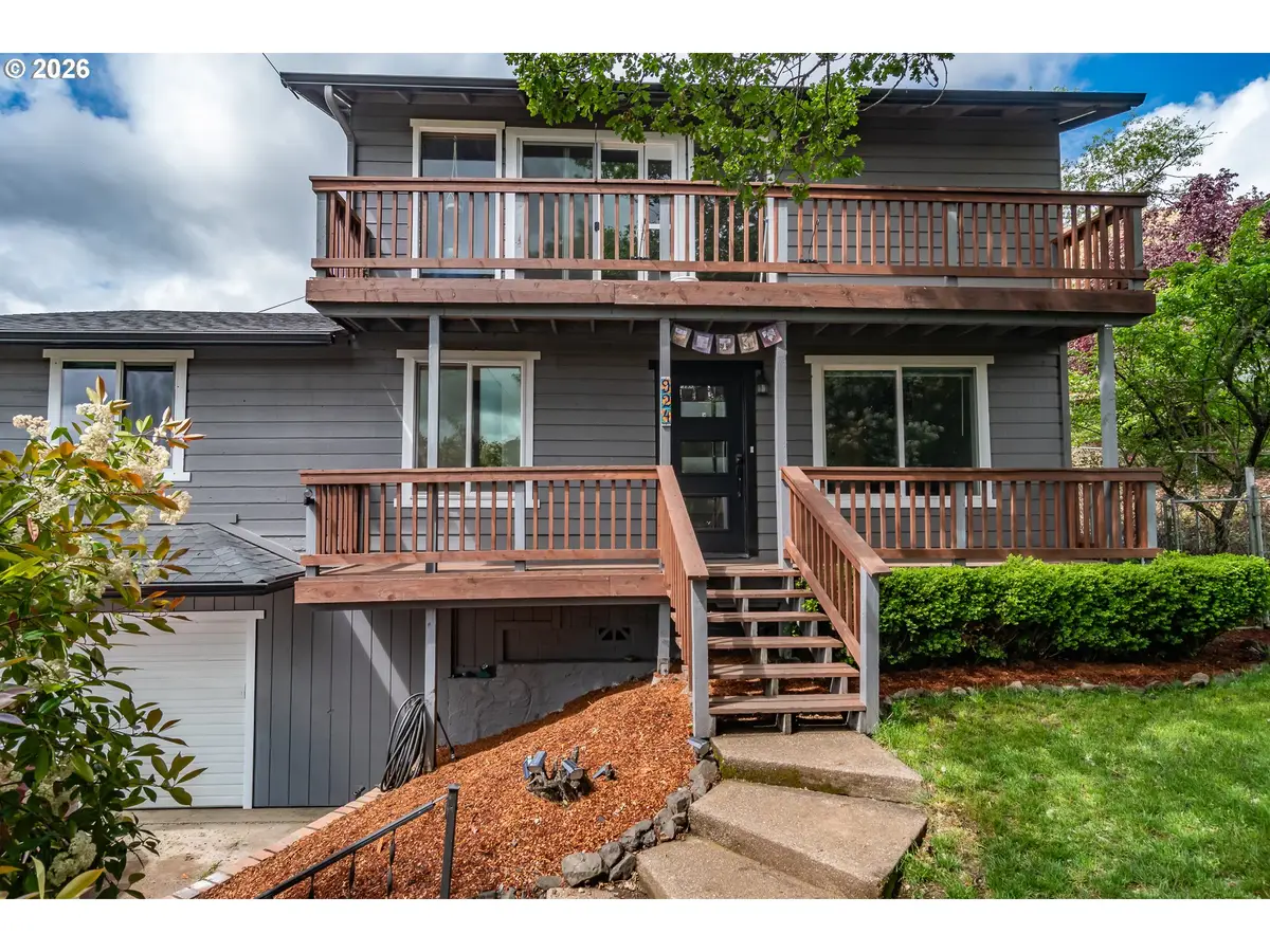 924 NE Central St, Roseburg, OR 97470 - #1