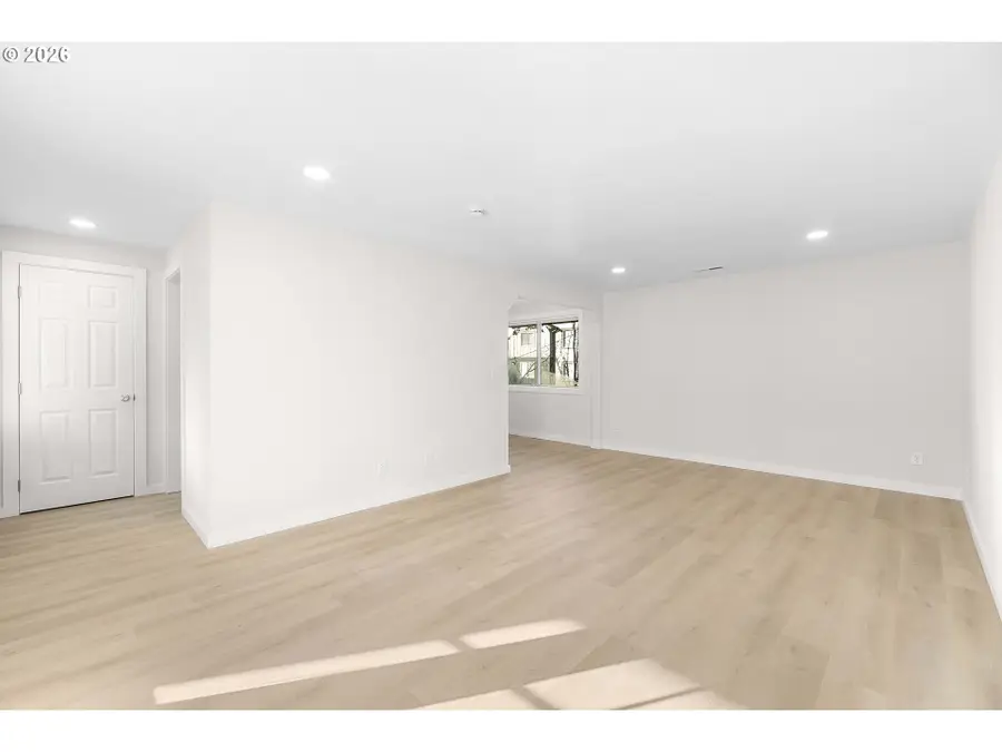 12815 SE Stark St #A8, Portland, OR 97233 - #3