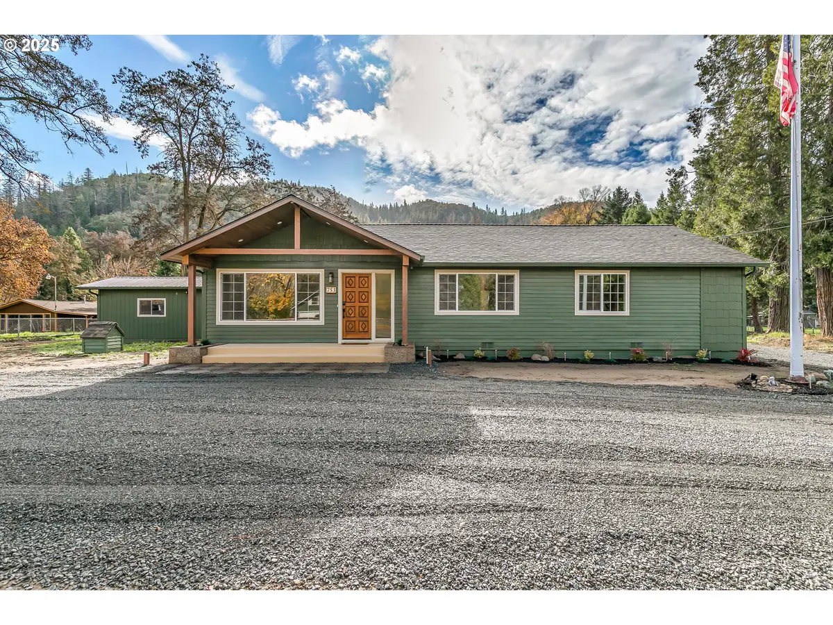 753 Rogue River Hwy, Southwest Jackson, OR 97525 - Image #1