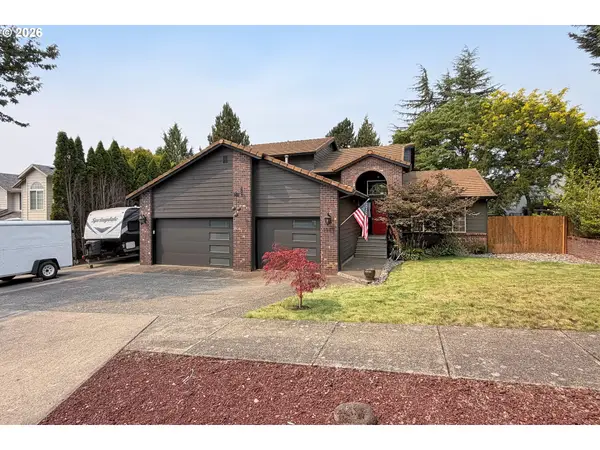 1067 SE Dogwood Ln, Gresham, OR 97080