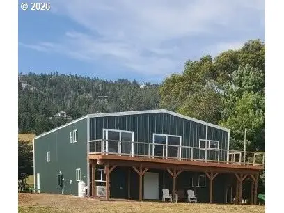 95452 N Bank Rogue River Rd, GoldBeach, OR 97444