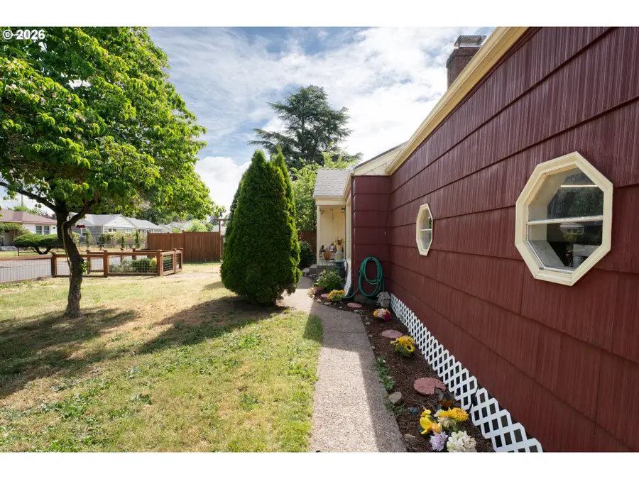 3390 Bell Ave, Eugene, OR 97402 - #3