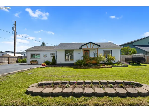 1997 Castle Ave, Roseburg, OR 97471