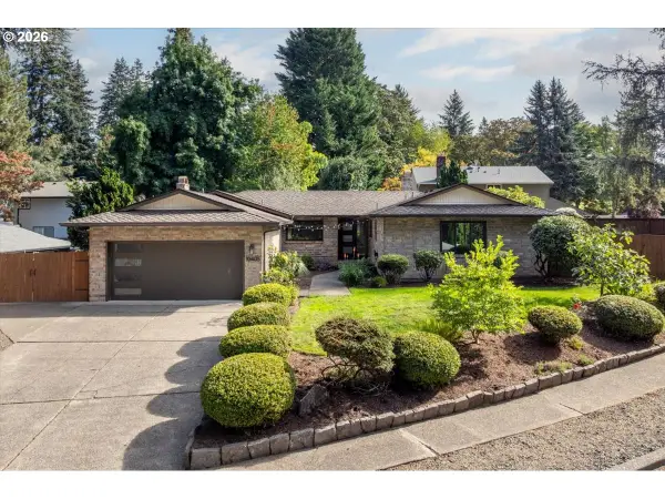 10405 SW Paulina Dr, Tualatin, OR 97062