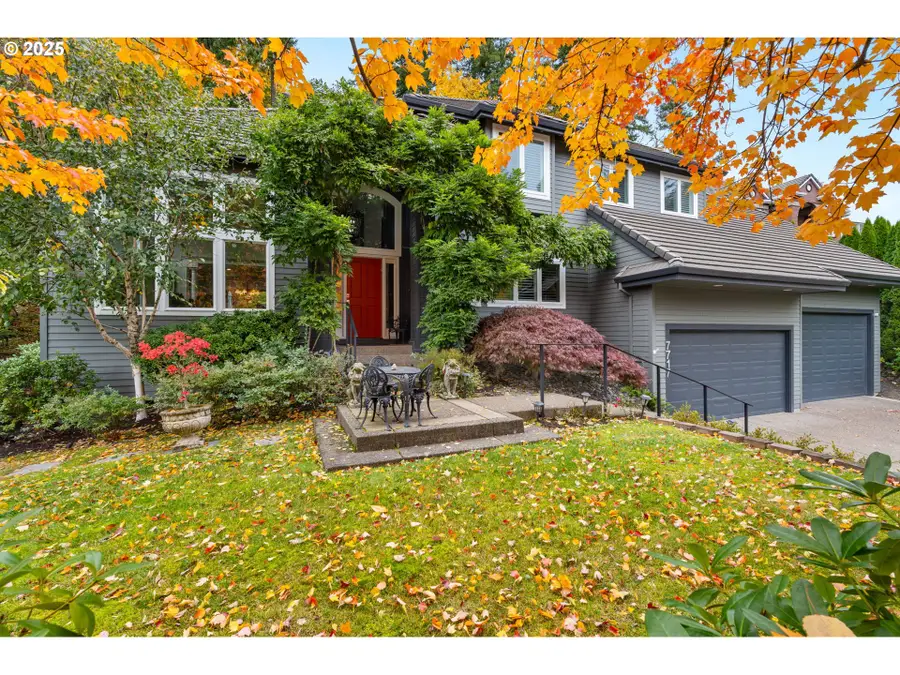 7717 NW Blue Pointe Ln, Portland, OR 97229 - Image #2