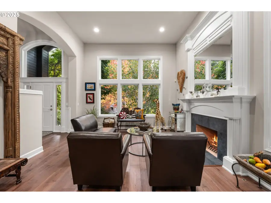 7717 NW Blue Pointe Ln, Portland, OR 97229 - Image #3