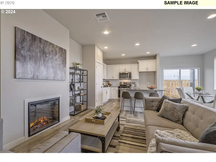 486 E Wilson St, Carlton, OR 97111 - #3