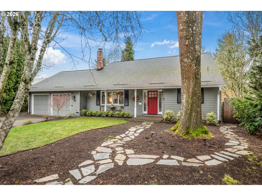 558 NE Joanne Cir, Hillsboro, OR 97124 - #2