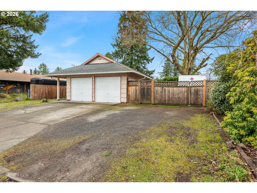 1716 SE 157th Ave, Portland, OR 97233 - Image #2